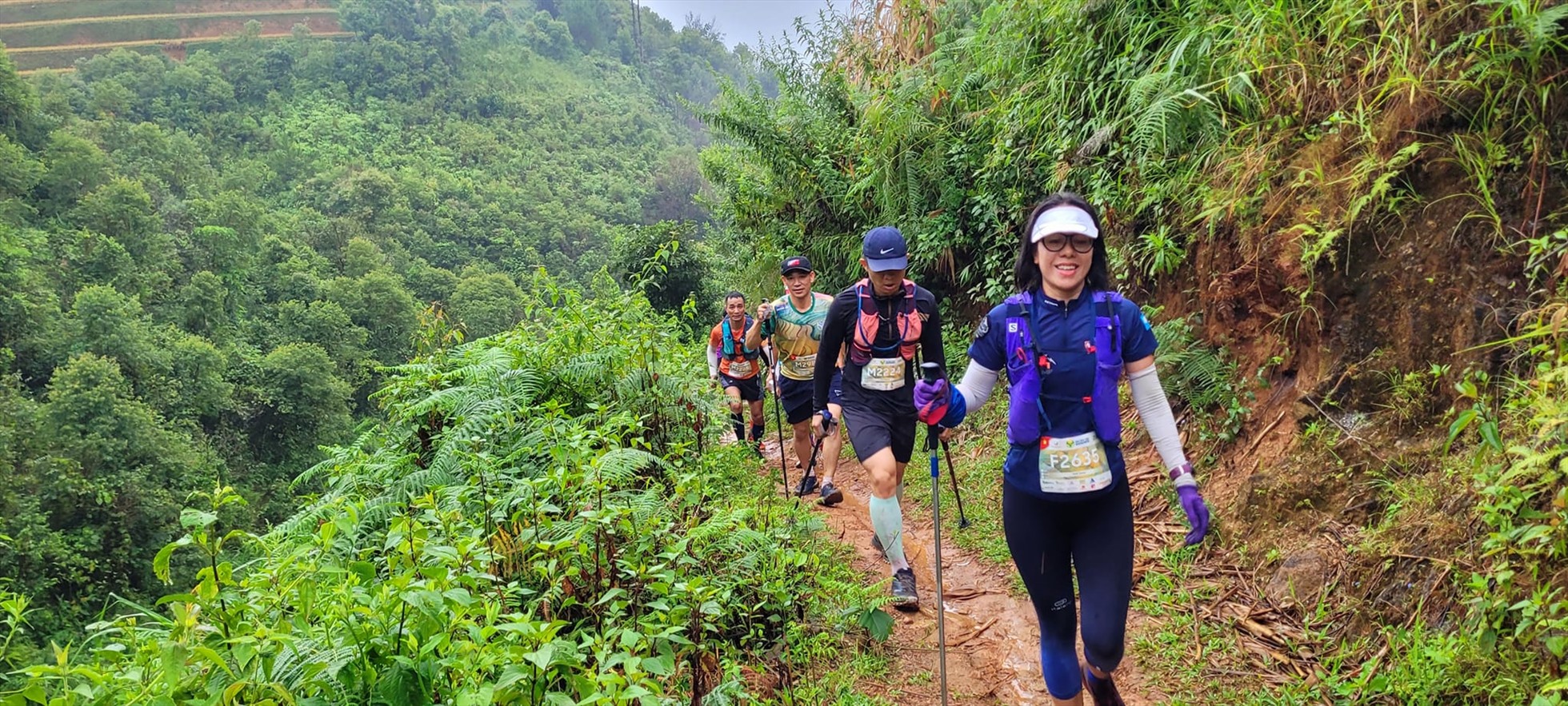 Cuộc thi thu hút rất nhiều người tham gia, bao gồm cả vận động viên chuyên nghiệp và không chuyên thuộc mọi lứa tuổi.