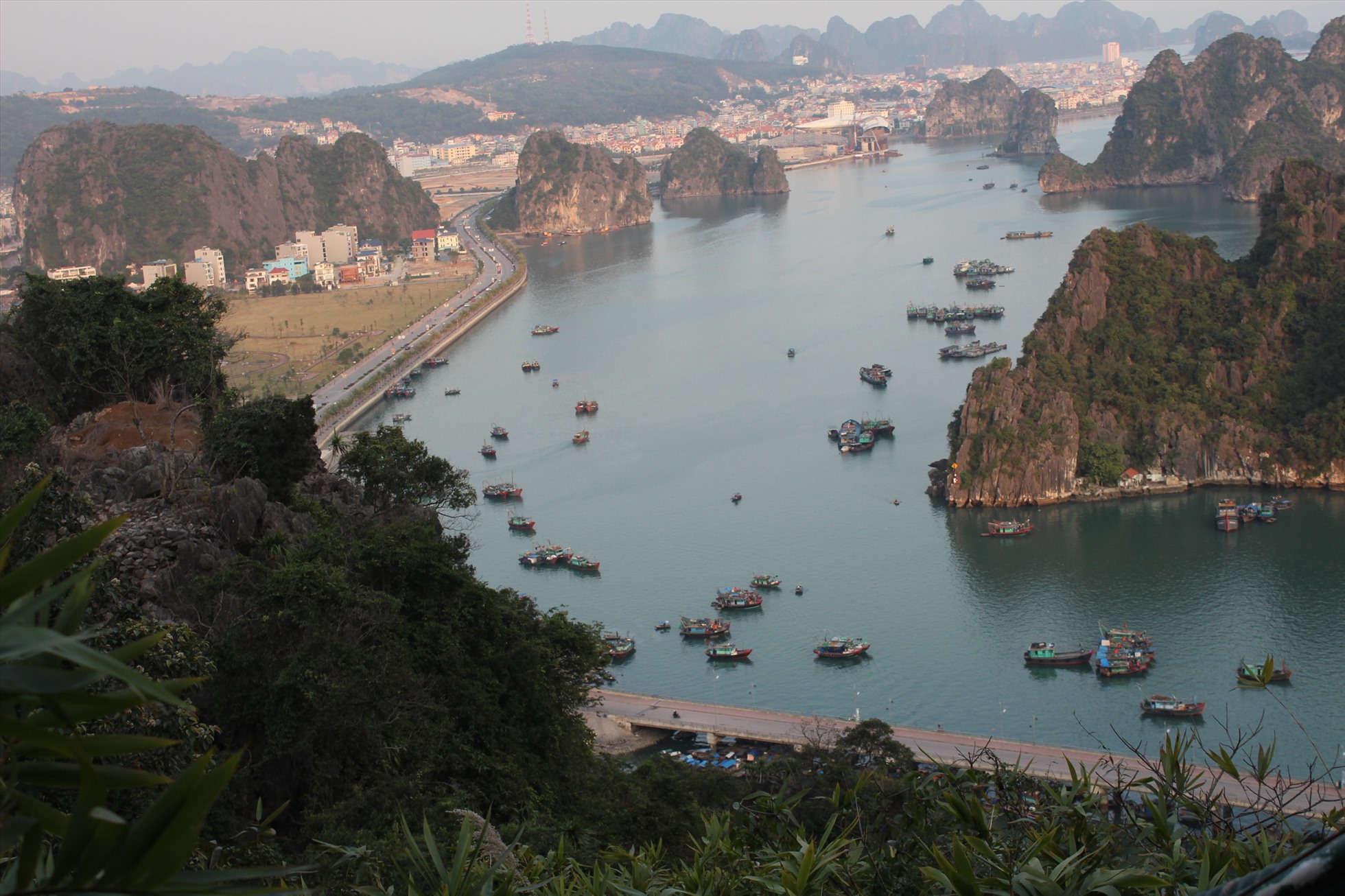 Những hình ảnh siêu thực từ đỉnh núi Bài Thơ