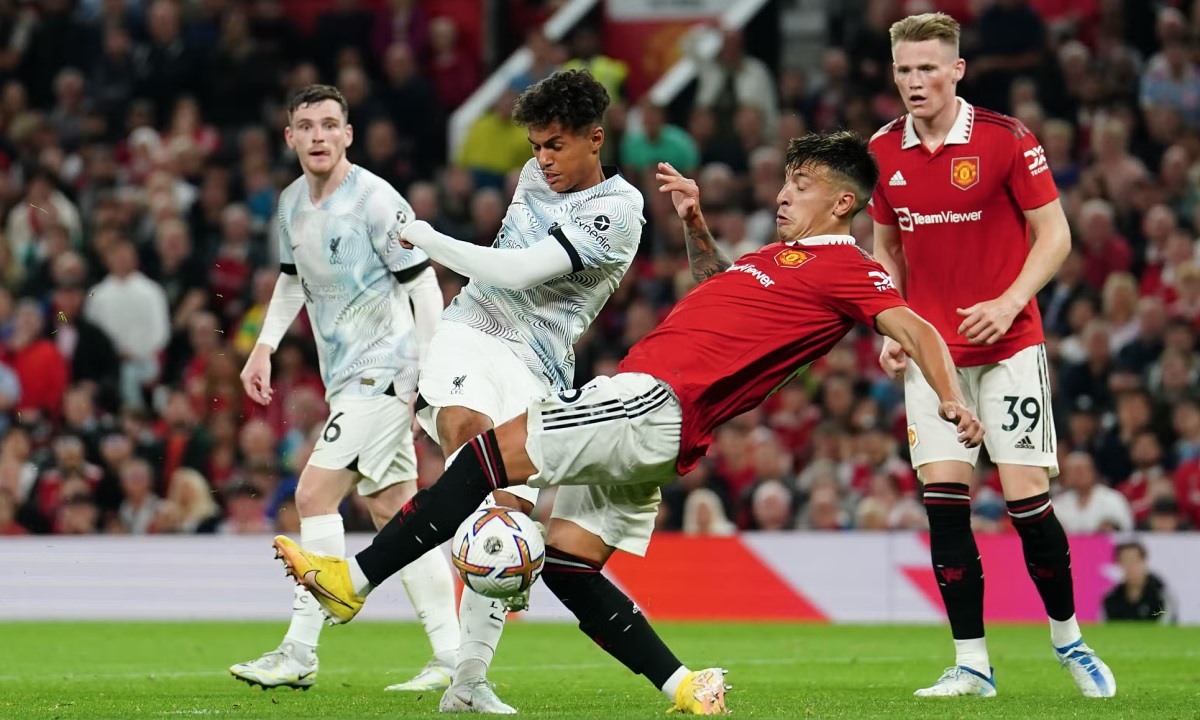 Trong tương lai, Martinez hoàn toàn có khả năng trở thành đội trưởng Man United. Ảnh: AFP