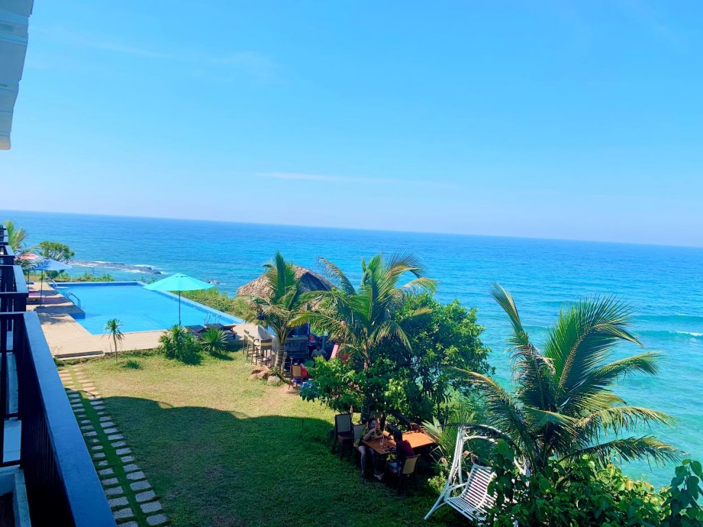 Các phòng ngủ có view ngắm trọn biển xanh. Ảnh: Lý Sơn Pearl Island Hotel & Resort.