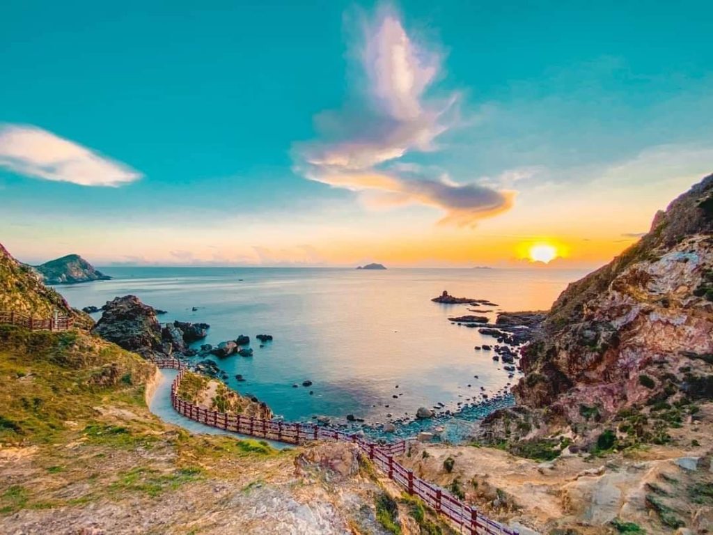 Eo Gió được mệnh danh là đảo Jeju của Việt Nam Ảnh: Quy Nhơn