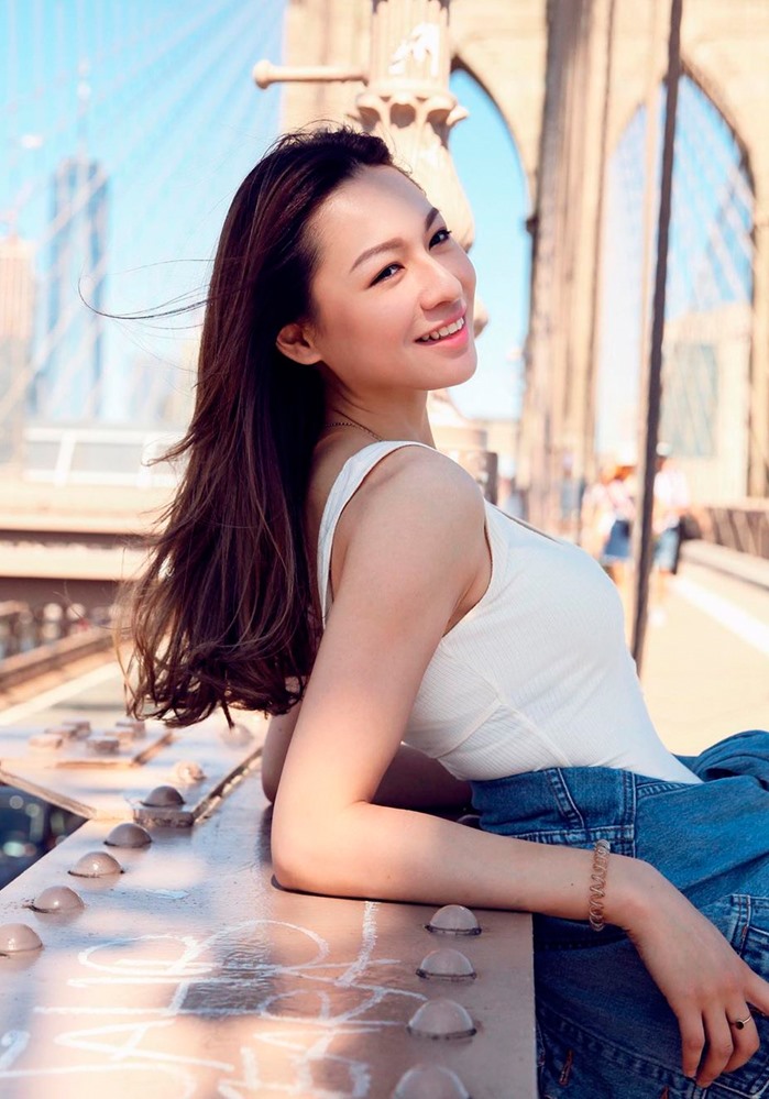 Tân Hoa hậu Hong Kong (Trung Quốc) 2022 bị nghi đạt giải nhờ cha ruột