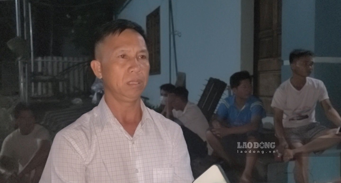 Anh Nguyễn Văn Bồng bày tỏ bức xúc về việc xả thải của trại lợn với PV Lao Động