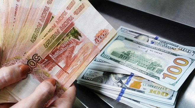 Đồng rúp Nga tăng giá so với đồng USD. Ảnh: Getty