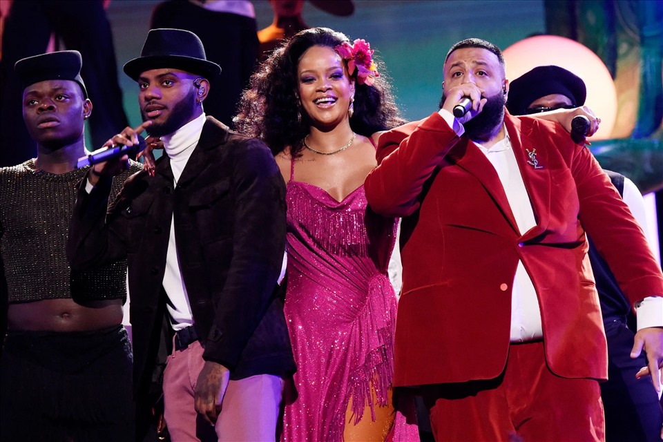 Thông tin Rihanna trở lại sân khấu âm nhạc gây bão