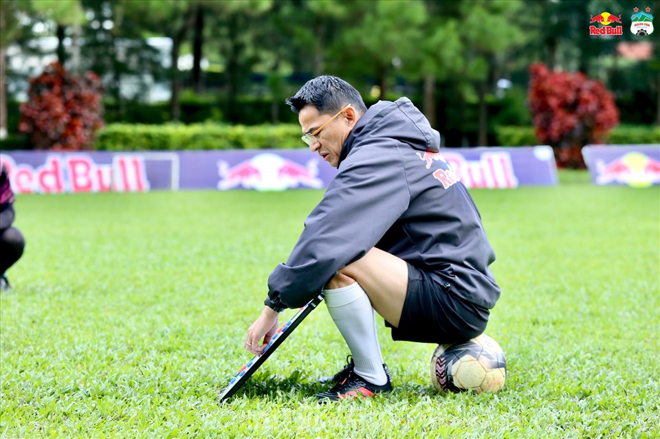 Huấn luyện viên Kiatisak muốn Hoàng Anh Gia Lai giành điểm trước Hải Phòng. Ảnh: HAGL FC
