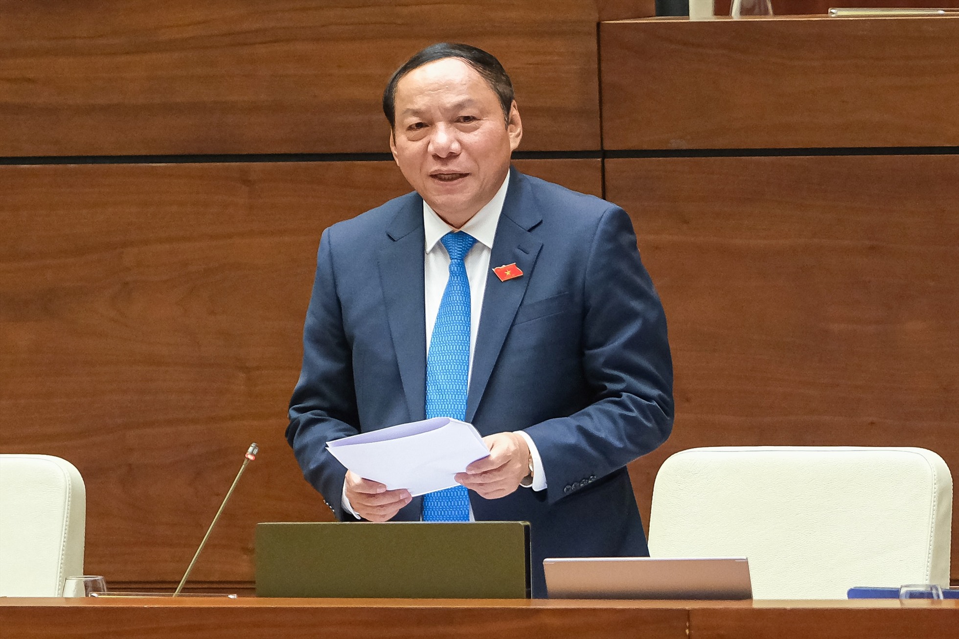 Bộ trưởng Bộ VHTTDL Nguyễn Văn Hùng ký quyết định ban