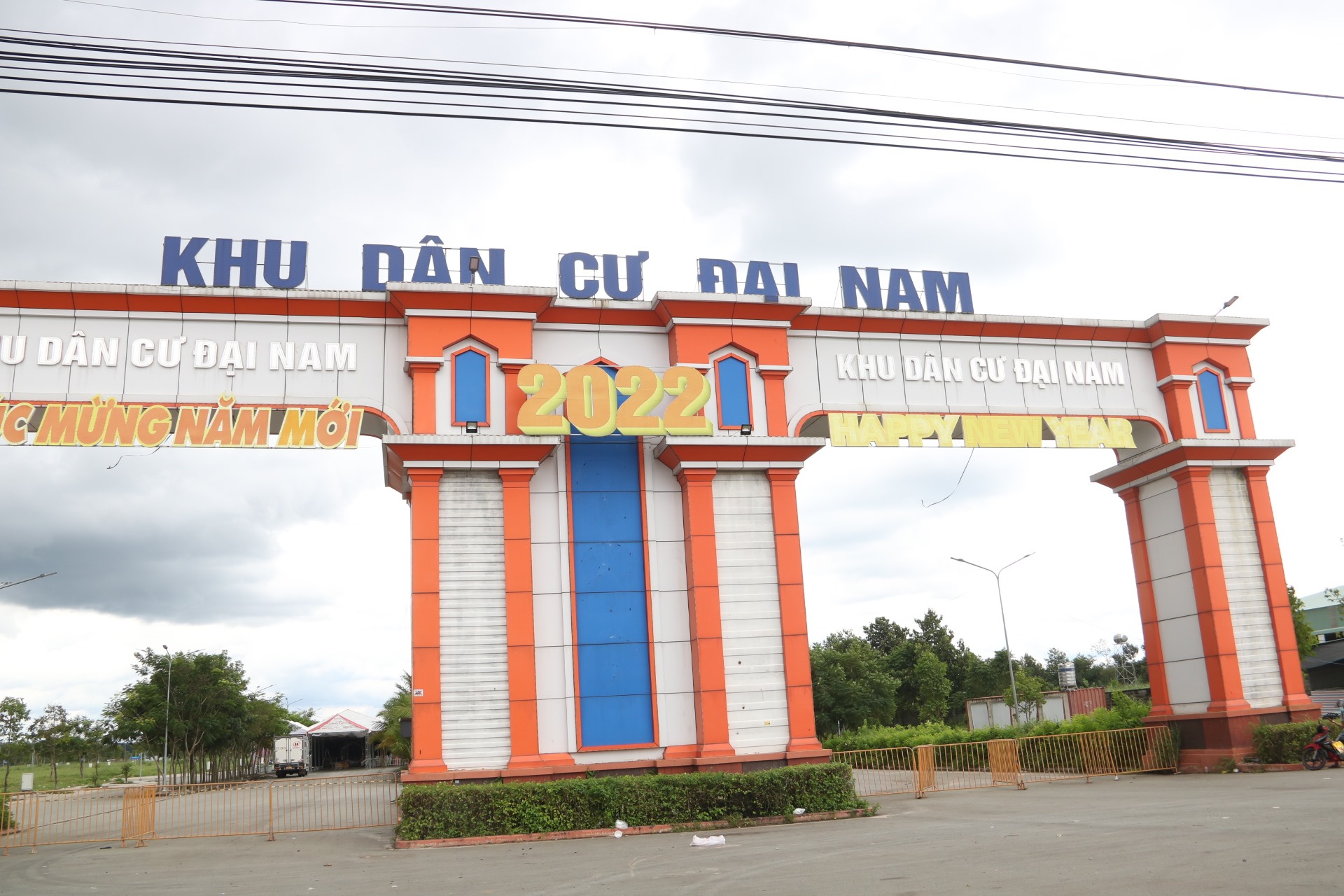 Khu dân cư Đại Nam nằm ở vị trí thuận lợi bên cạnh quốc lộ 13.