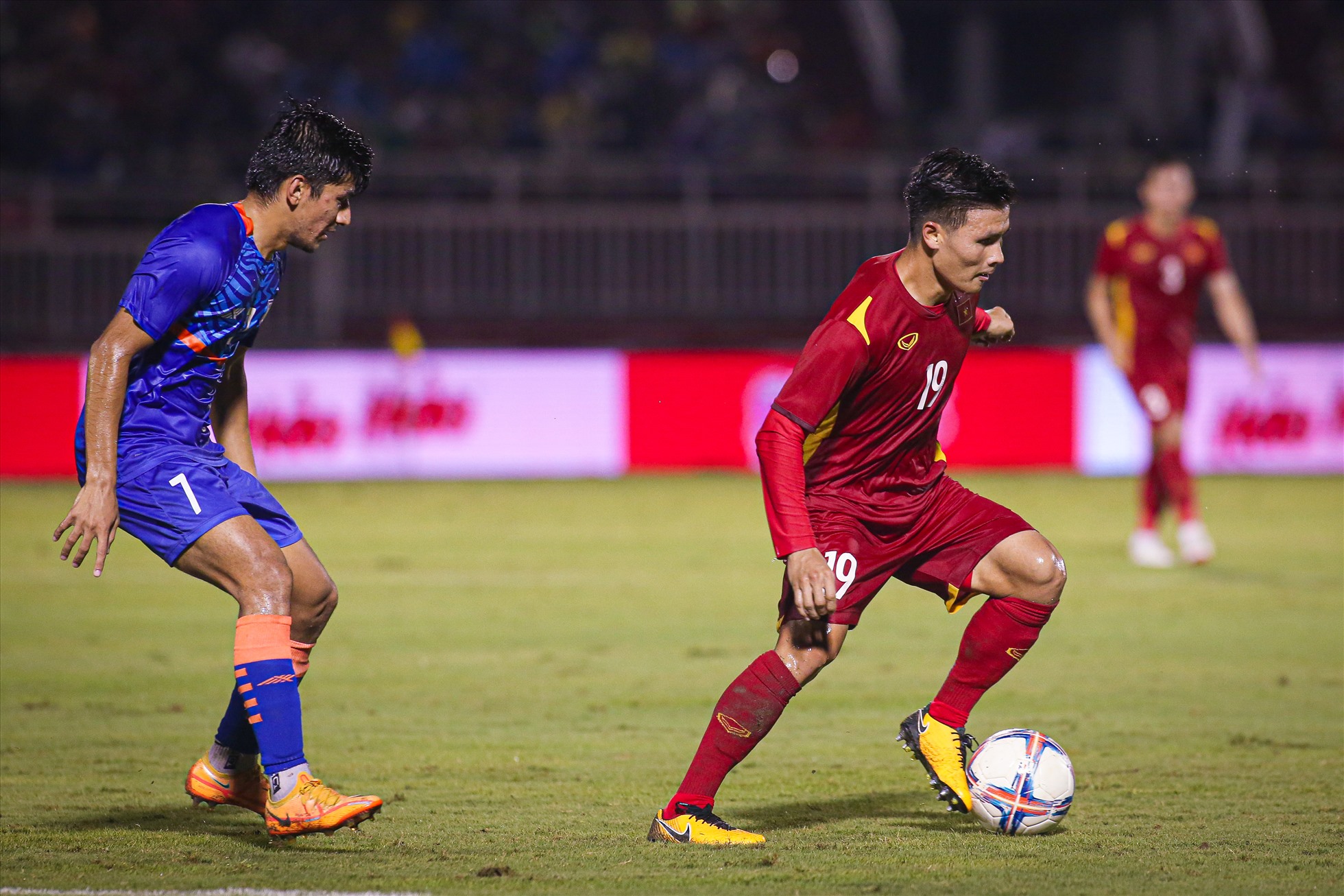 Đây là lần đầu tiên Quang Hải thi đấu cho đội tuyển quốc gia kể từ khi gia nhập câu lạc bộ Pau của Pháp.