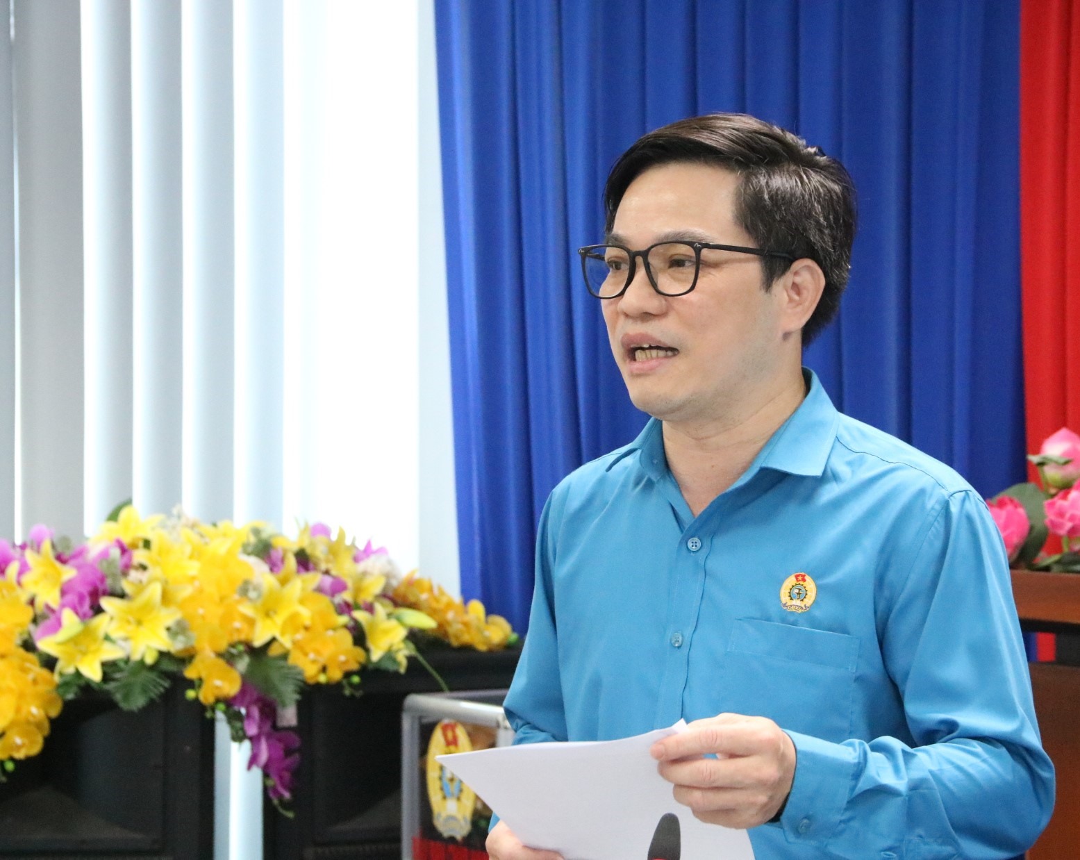 Ông Vũ Minh Tiến - Viện trưởng Viện Công nhân và Công đoàn phát biểu tại hội nghị.