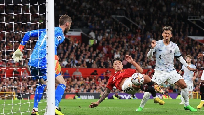 Martinez càng chơi càng hay cho Man United. Ảnh: Manchester Evening News
