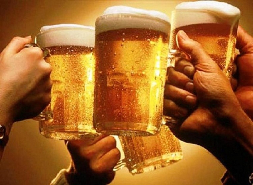 Uống quá nhiều bia sẽ gây tác hại xấu đến sức khoẻ của bạn