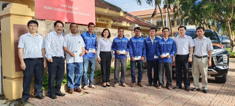 Nhóm nhân sự VNPT Đắk Lắk điều động đi hỗ trợ tỉnh Quảng Nam. Ảnh: B.T