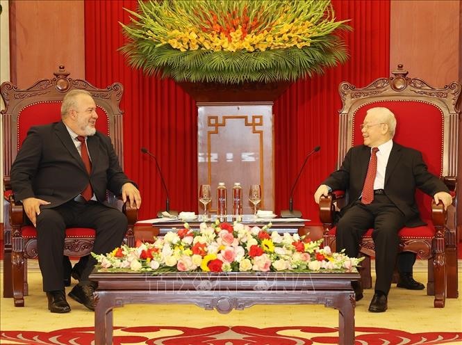 Thủ tướng Cộng hòa Cuba Marrero Cruz thăm hữu nghị chính thức Việt Nam từ ngày 28.9 - 2.10. Ảnh: TTXVN