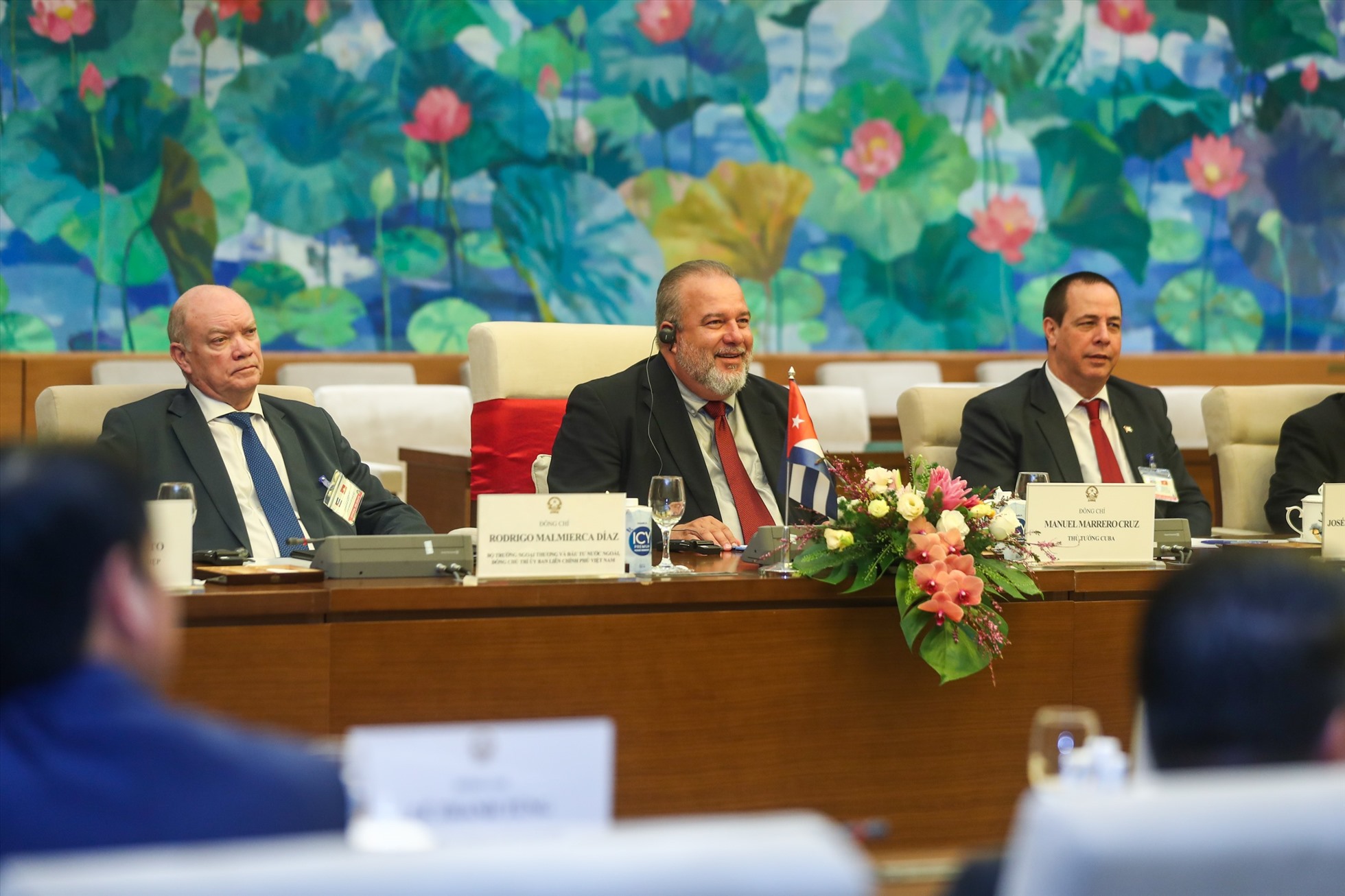 Thủ tướng Cuba Manuel Marrero Cruz (giữa) tại buổi hội kiến. Ảnh: Hải Nguyễn