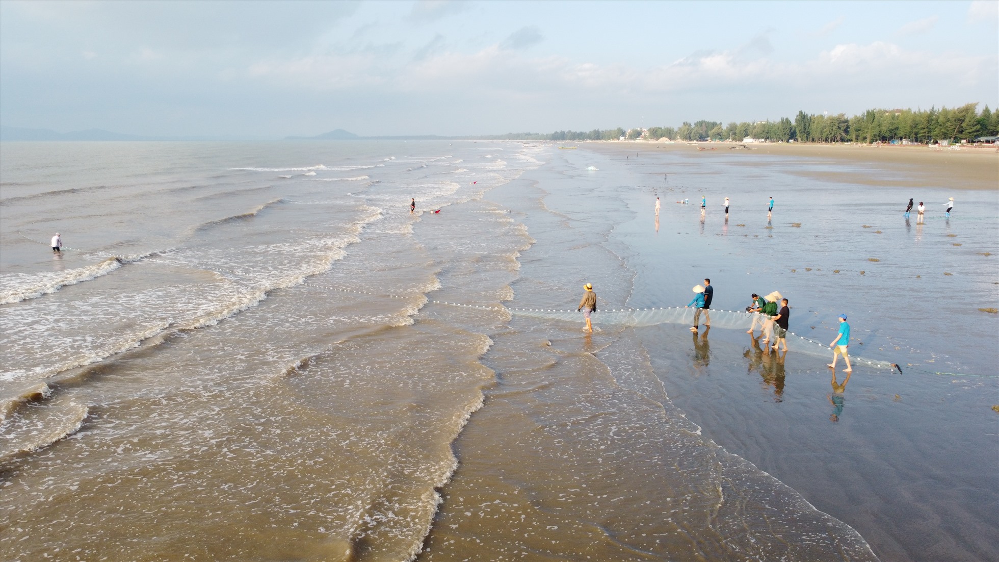 Bãi biển Trà Cổ giữ nét hoang sơ được coi là độc nhất vô nhị trong hệ thống biển đảo Việt Nam.