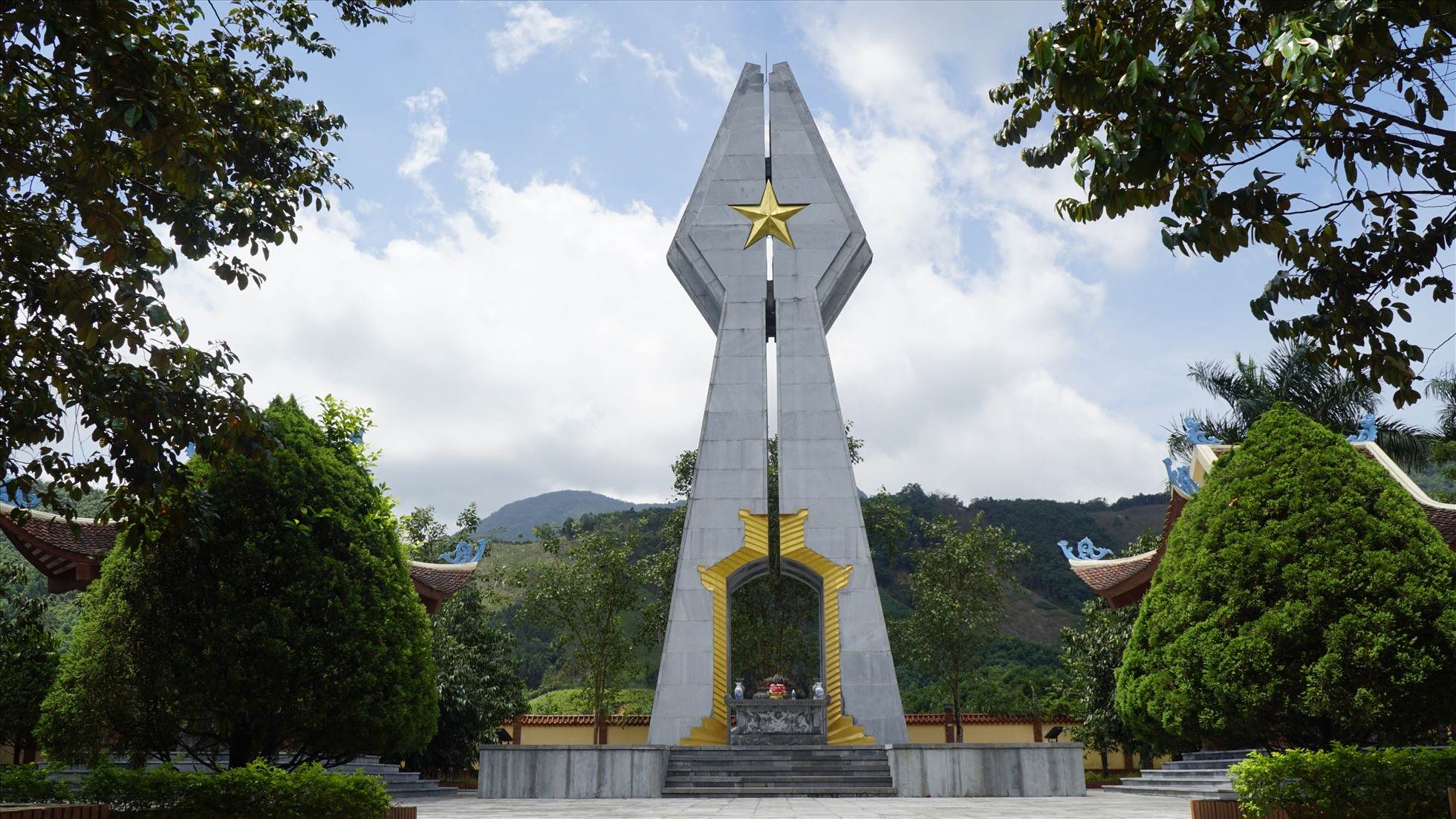 Khu di tích lịch sử Pò Hèn (xã Hải Sơn, TP Móng Cái) - nơi tưởng niệm, ghi danh các chiến sỹ đã hy sinh trong cuộc chiến tranh bảo vệ Biên giới năm 1979. Ảnh: Nguyễn Hưng