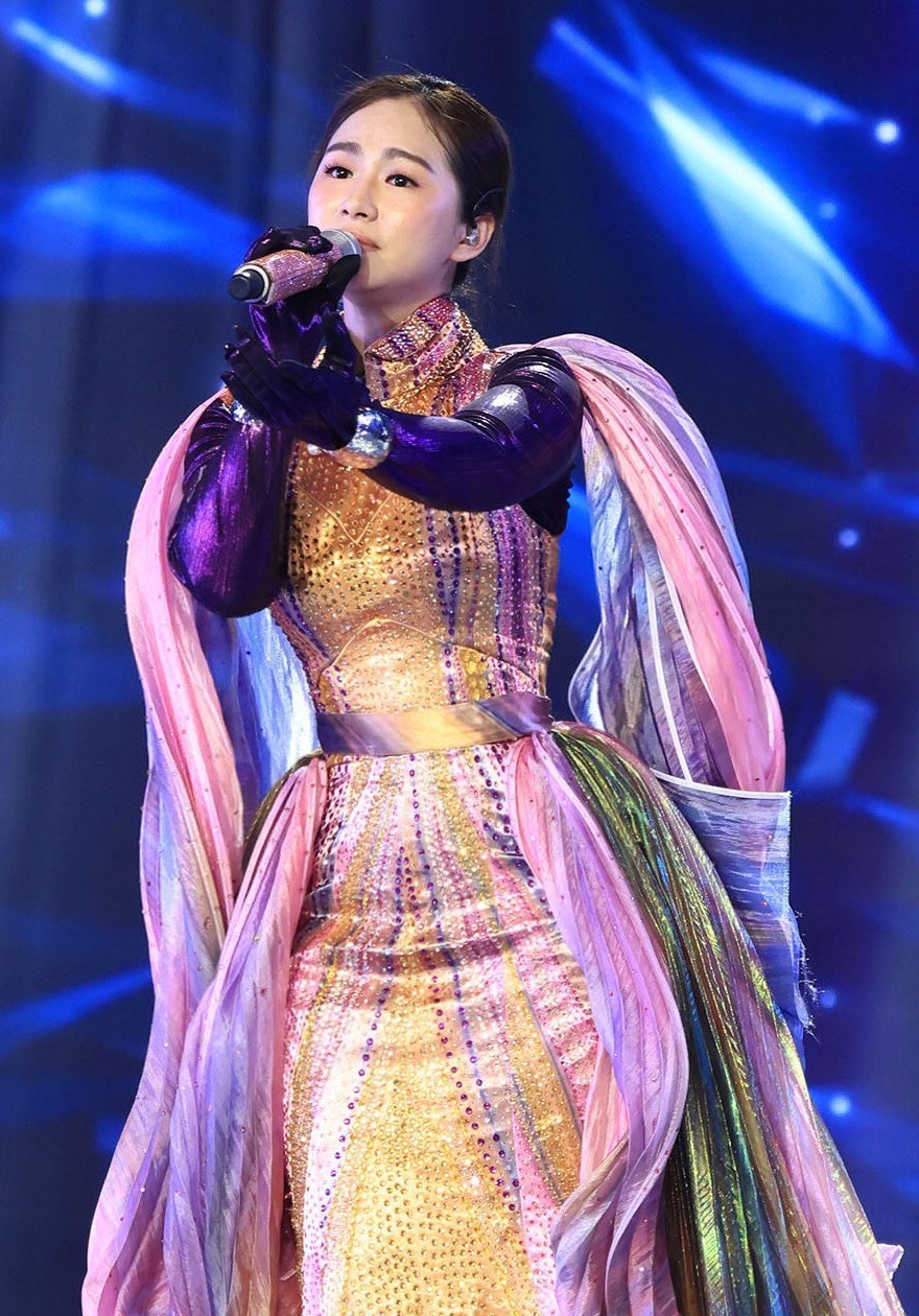 Lương Bích Hữu gây chú ý khi cover ca khúc “AAA” của Chu Thuý Quỳnh. Ảnh; NVCC