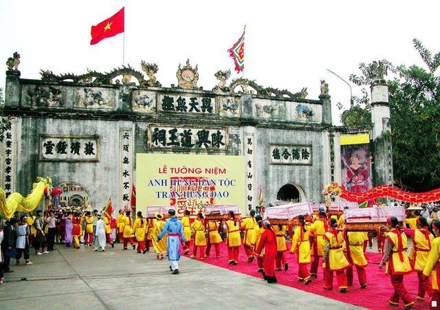 Nhiều hoạt động, nghi lễ lớn được tổ chức trong suốt nhiều ngày lễ hội. Ảnh: Chí Linh quê tôi