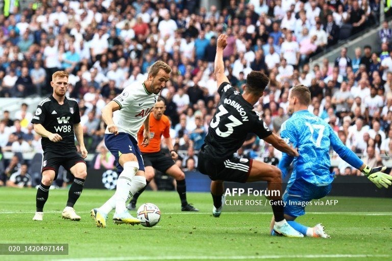 Harry Kane nhân đôi cách biệt cho Spurs và có cho mình bàn thắng thứ tư kể từ đầu mùa. Ảnh: AFP