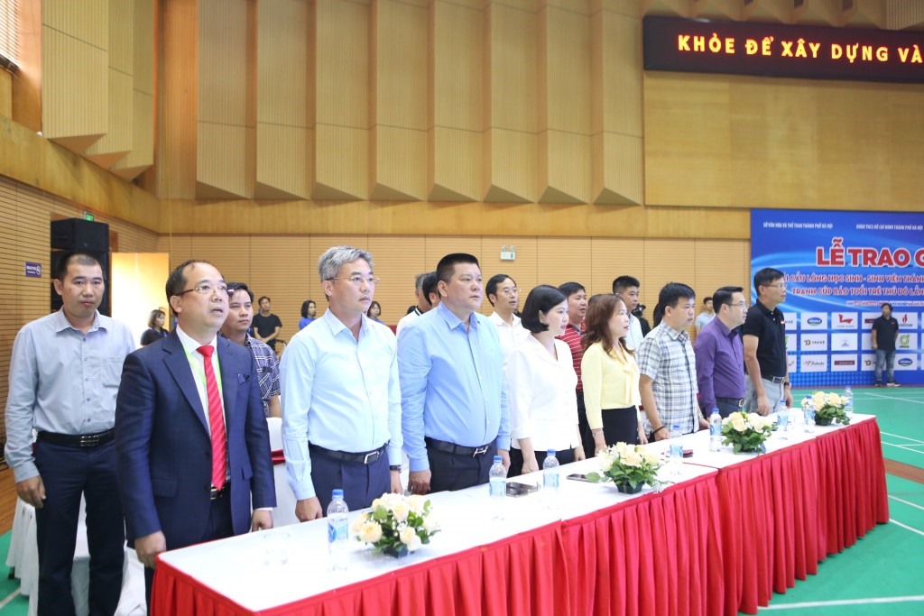 Các đại biểu tham dự lễ khai mạc Giải Cầu lông HS-SV thành phố Hà Nội mở rộng lần thứ IX năm 2022. Ảnh: PV