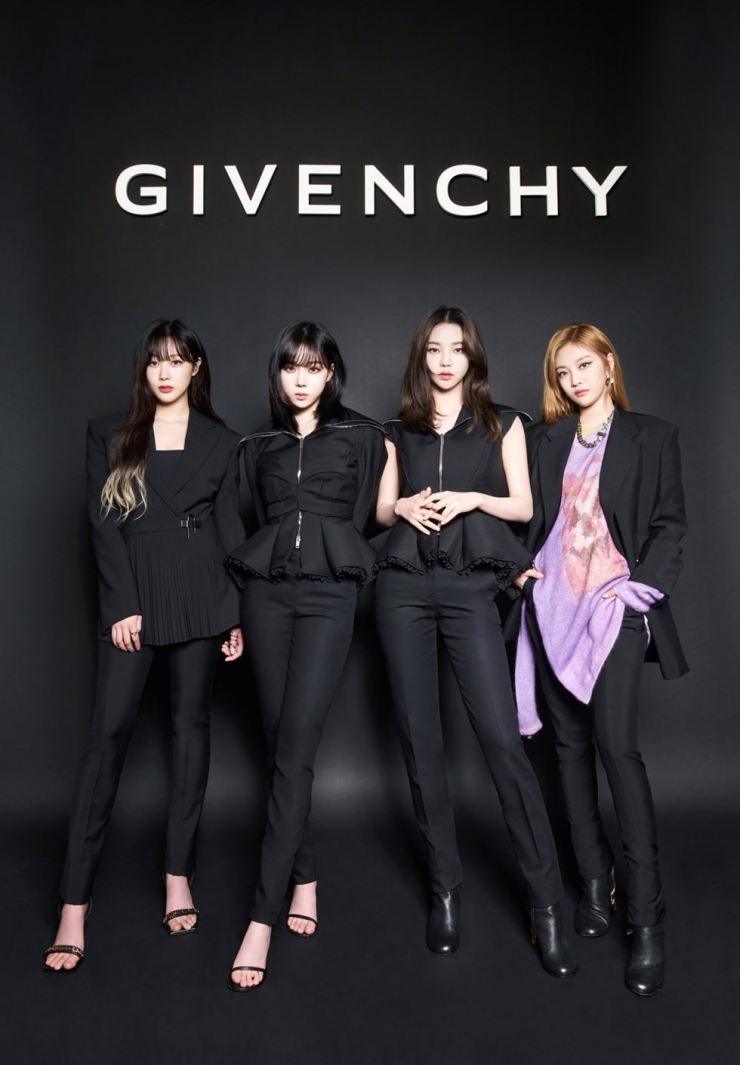 Nhóm nhạc nữ K-pop aespa với tư cách là gương mặt đại diện mới của thương hiệu cao cấp Pháp Givenchy tại Tuần lễ thời trang Paris. Ảnh: Yonhap