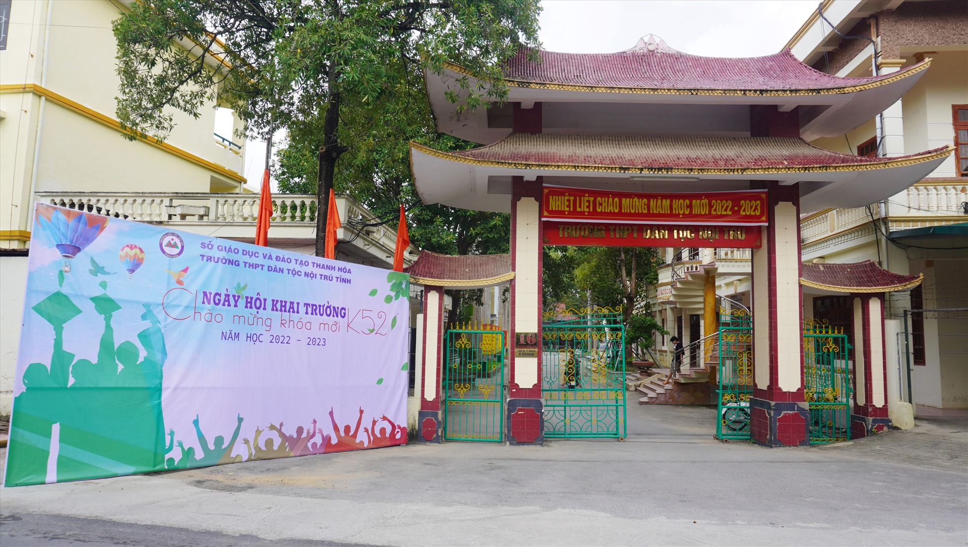 Tại Trường THPT Dân tộc nội trú tỉnh Thanh Hóa, mọi công tác chuẩn bị cho ngày khai giảng năm học mới đã hoàn tất . Ảnh: Q.D