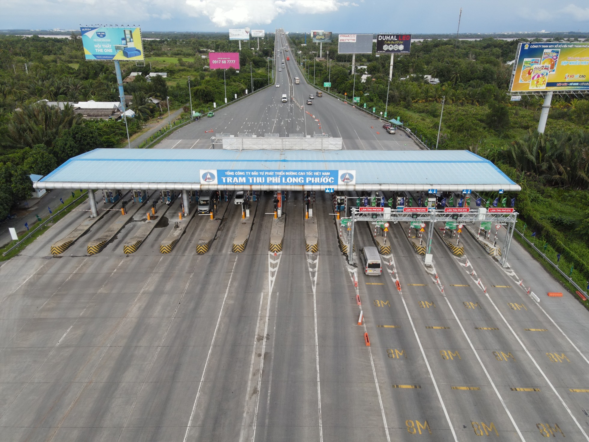 Trong khi đó, trên tuyến cao tốc TPHCM - Long Thành - Dầu Giây đoạn trạm thu phí Long Phước (Thành phố Thủ Đức) lại rất thông thoát chiều ngày 2.9.