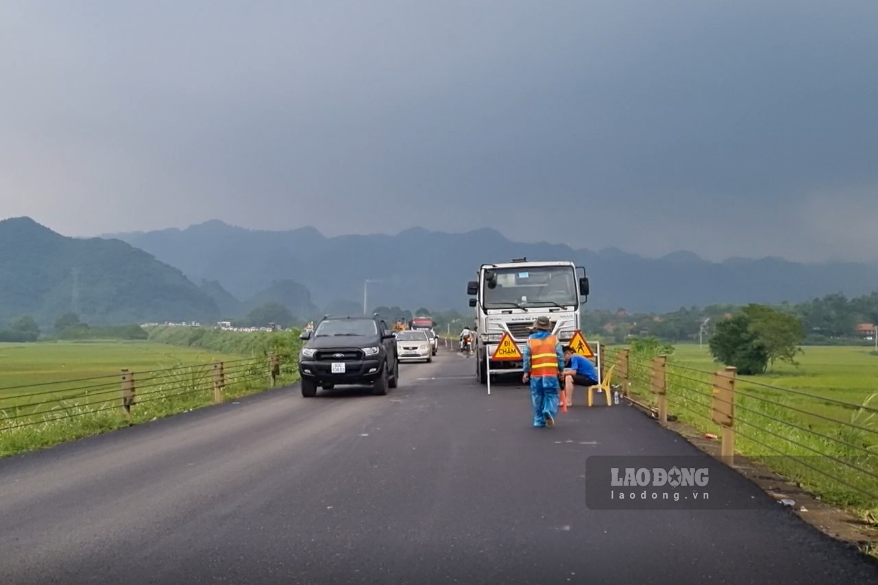 Đến khoảng hơn 5h cùng ngày, các phương tiện đã dần di chuyển trở lại bình thường.