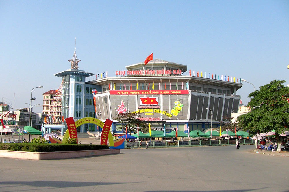 Chợ trung tâm Móng Cái. Ảnh: Vietnam Tourism
