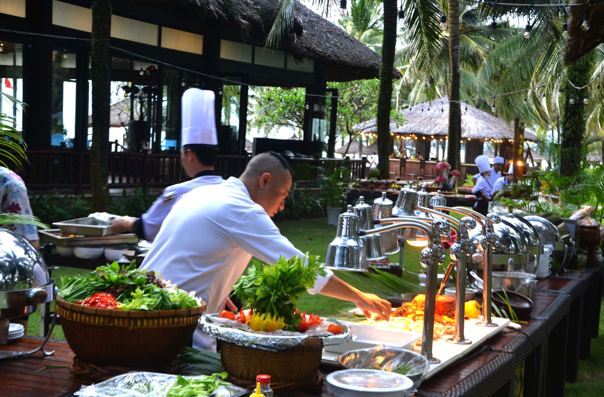 Không gian phục vụ Buffet tại Resort ven biển ở Đảo Ngọc Phú Quốc.