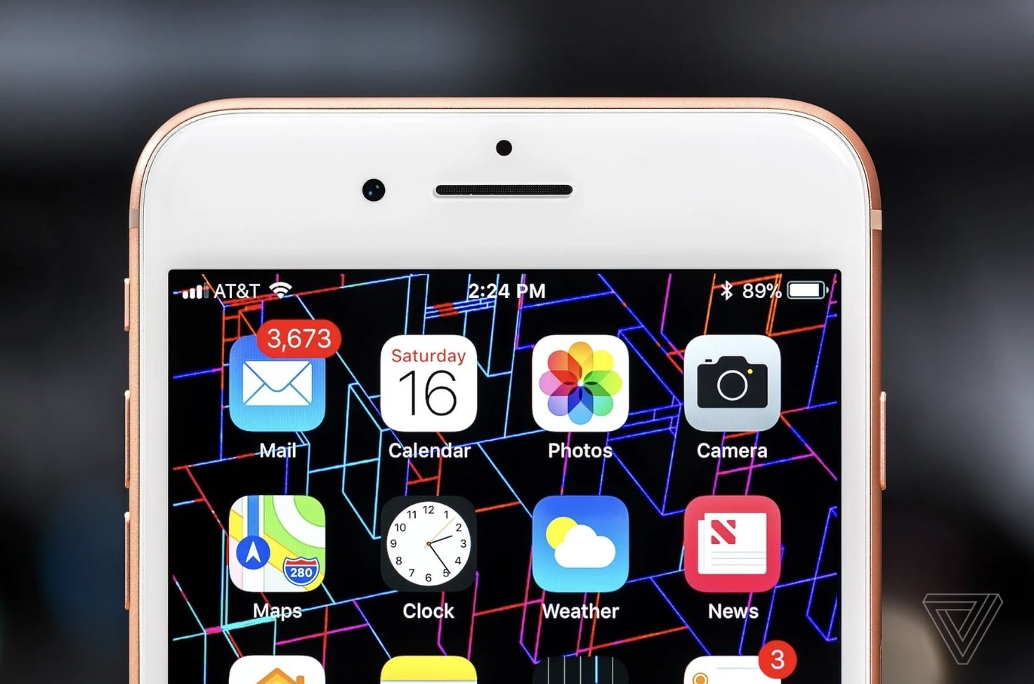 Biểu tượng và phần trăm pin hiển thị trên iPhone 8 sẽ quay trở lại trên iPhone 14 Pro. Ảnh chụp màn hình