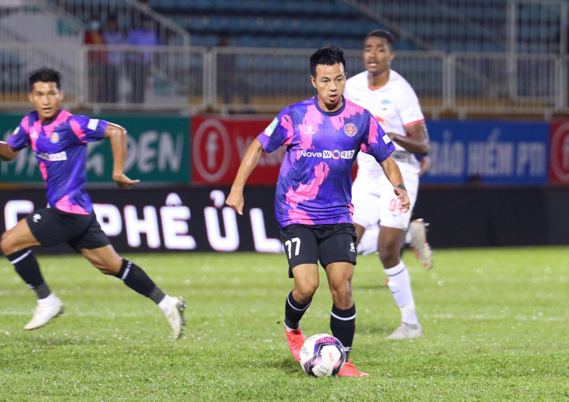 Hữu Sơn mở tỉ số cho Sài Gòn FC ở phút 65. Ảnh: TV
