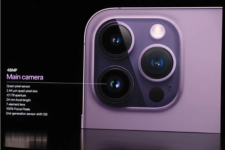 Lần đầu tiên Apple cho ra mắt một chiếc điện thoại có camera 48 megapixel. Ảnh: Apple