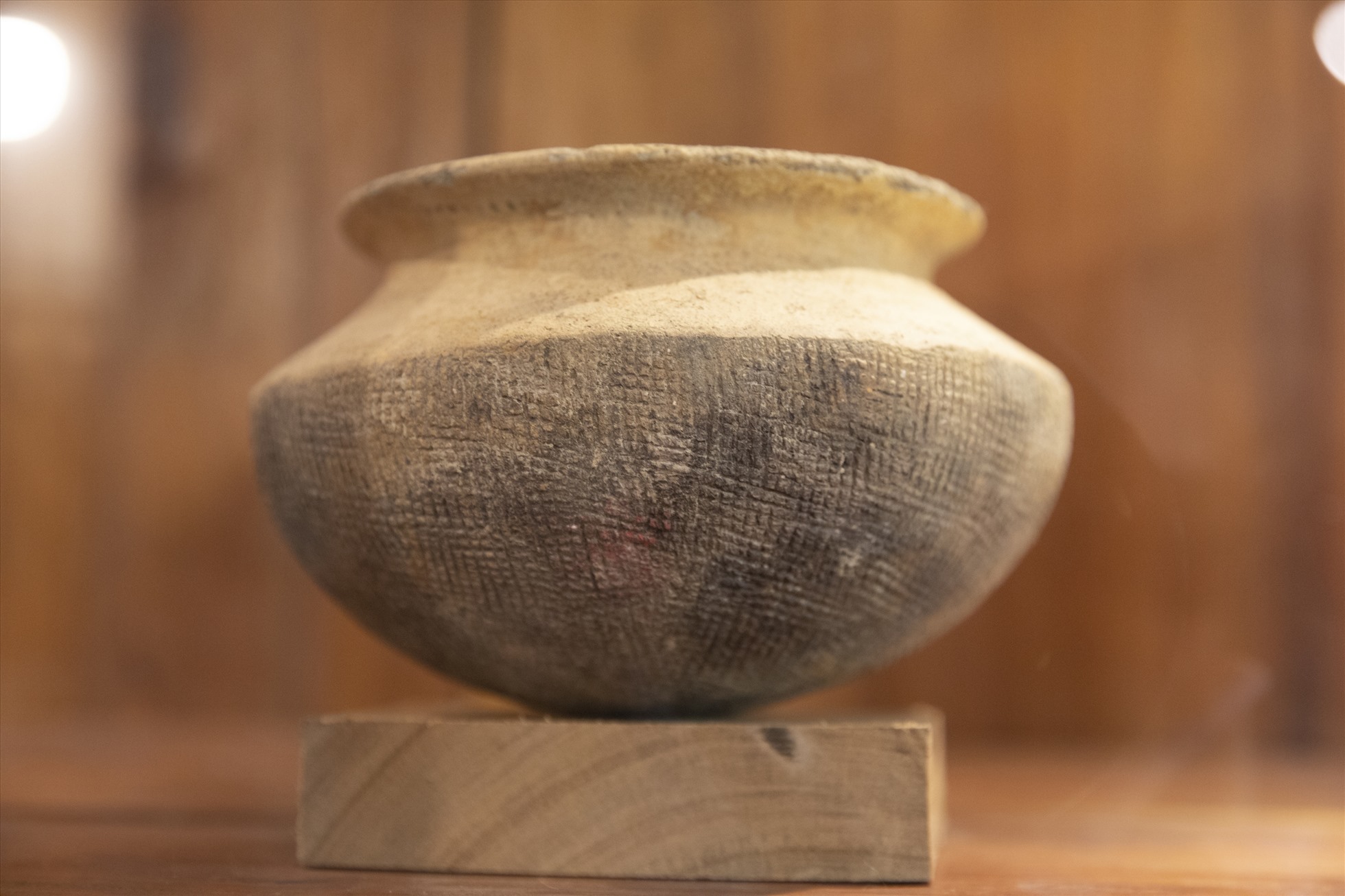 Đồ gốm văn hoá Sa Huỳnh, thế kỷ V trước công nguyên đến thế kỷ I, II sau công nguyên của nhà sưu tập Hồ Tấn Phan.