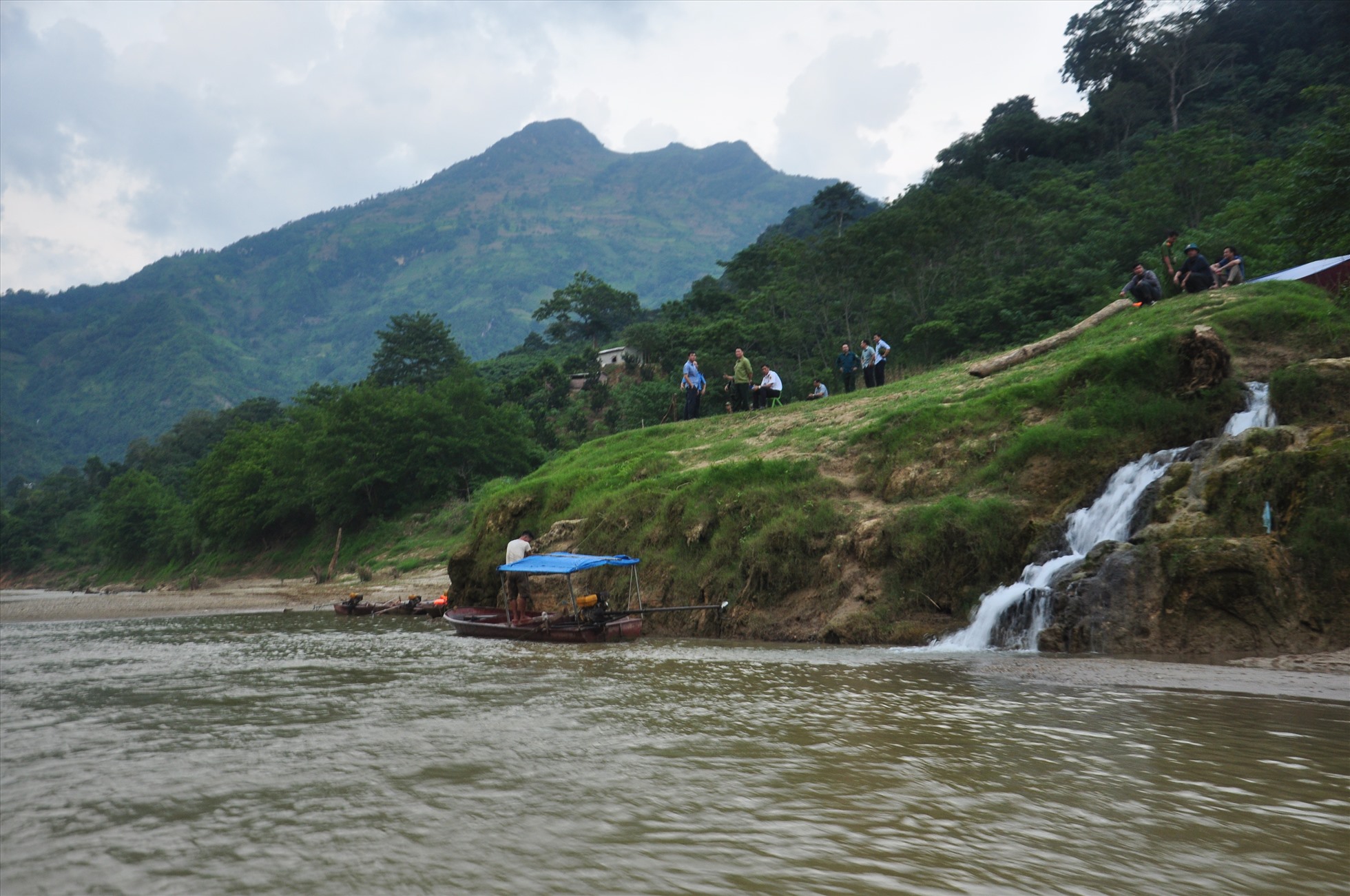 Các tỉnh miền núi chủ động rà soát và quản lý chặt chẽ các phương tiện đường thủy trong mùa mưa lũ.