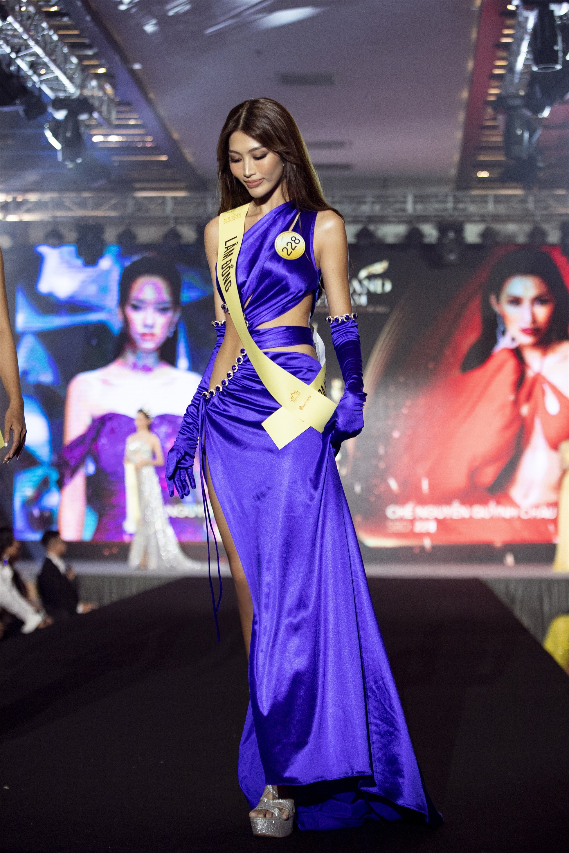 Có thể nói mỗi lần xuất hiện tại Miss Grand Vietnam, Quỳnh Châu đều biết cách mang đến rất nhiều điều mới mẻ cho bản thân khiến các fan sắc đẹp đặt nhiều sự kỳ vọng dành cho cô nàng.