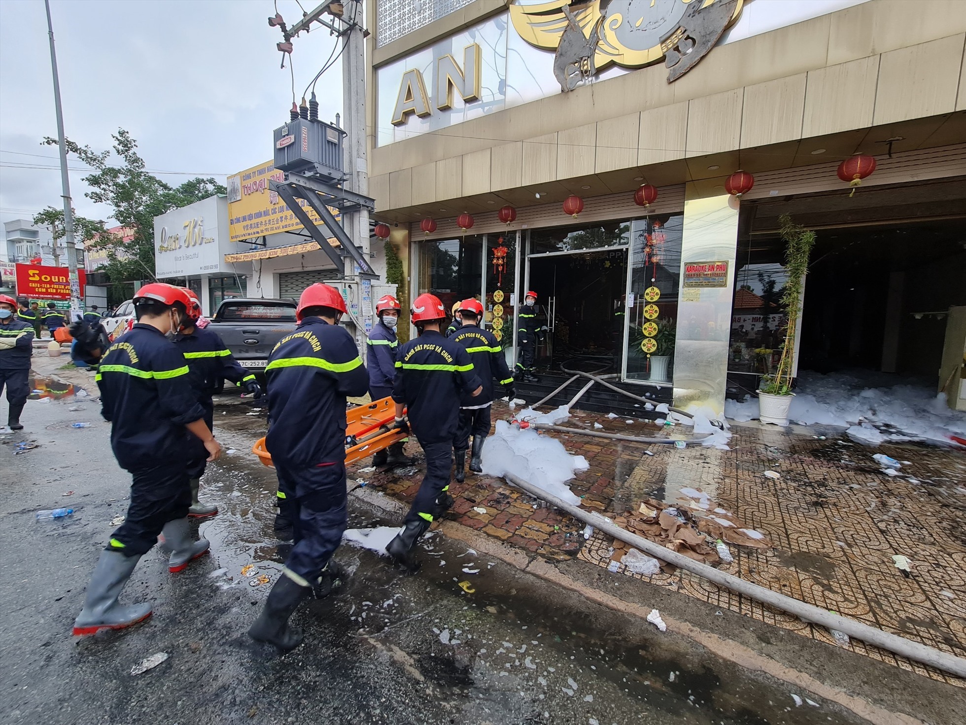 Vụ cháy quán karaoke tại Bình Dương khiến 32 người tử vong. Ảnh: Đình Trọng