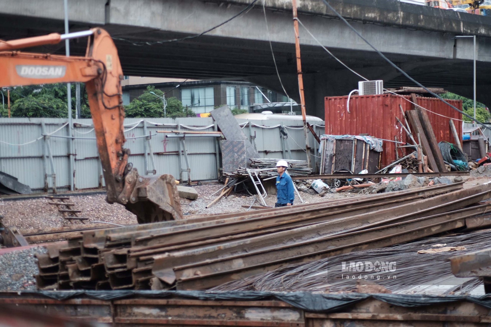 Ban Quản lý dự án Đầu tư xây dựng công trình giao thông Thành phố Hà Nội đang chỉ đạo nhà thầu tập trung thi công các khối lượng còn lại. Dự kiến, hầm Lê Văn Lương sẽ được khánh thành thông xe trước ngày 10.10.2022.
