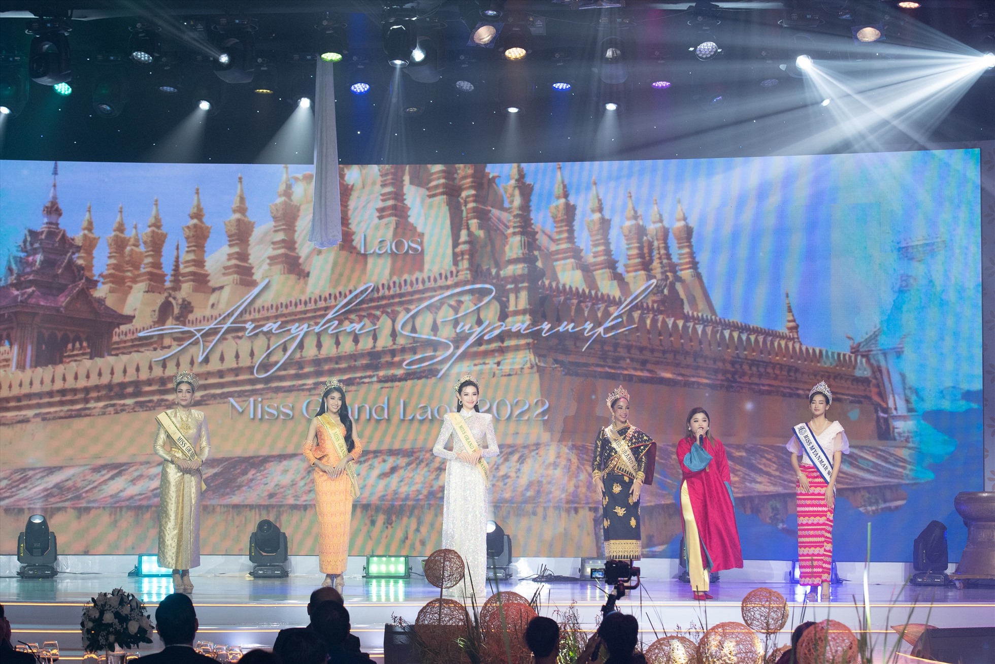 Thùy Tiên xuất hiện rạng rỡ cùng dàn hoa hậu Đông Nam Á. Ảnh: NSCC.
