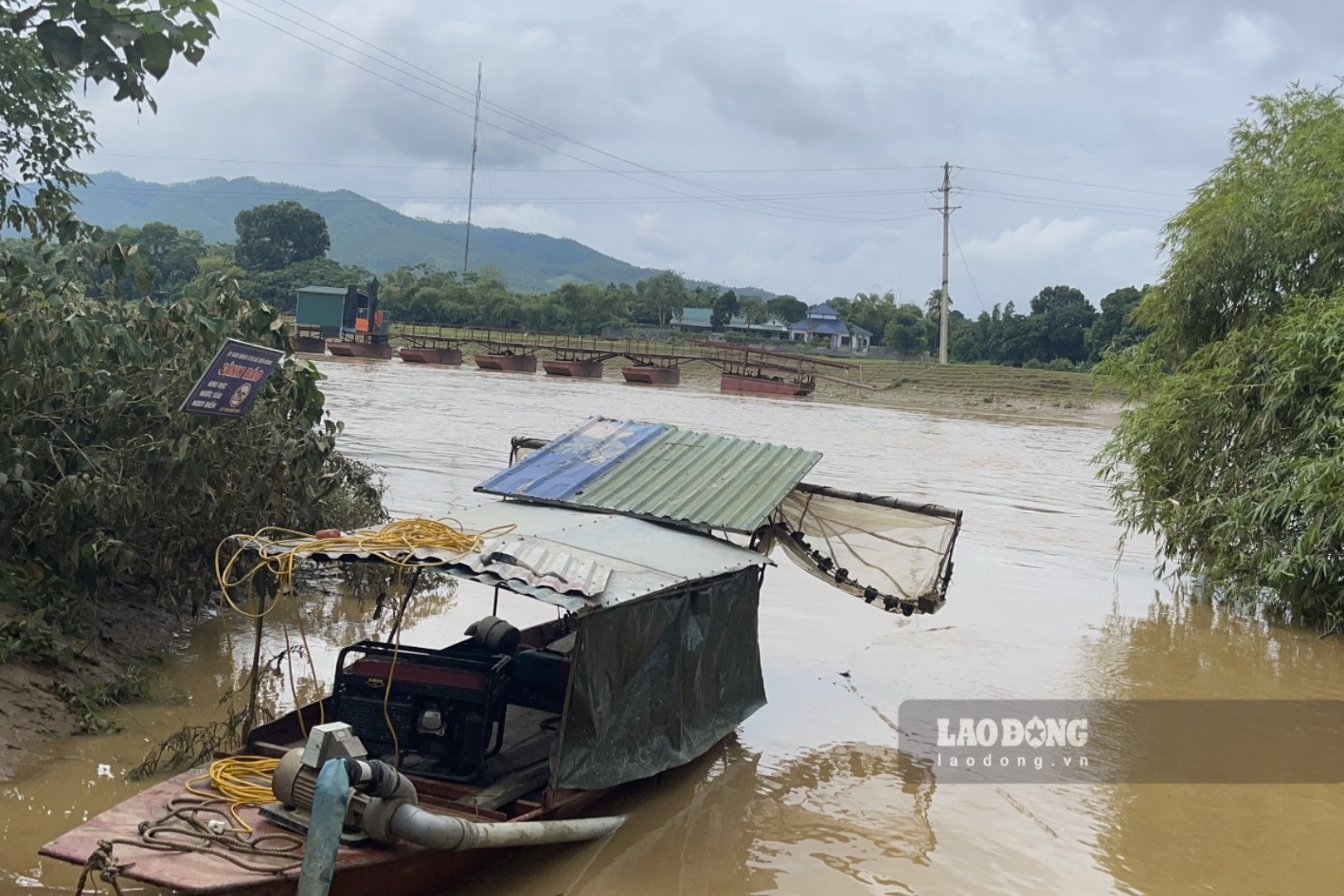 Mực nước trên sông Bứa đoạn qua huyện Thanh Sơn đã trên mức báo động III (vào tối 8.9).