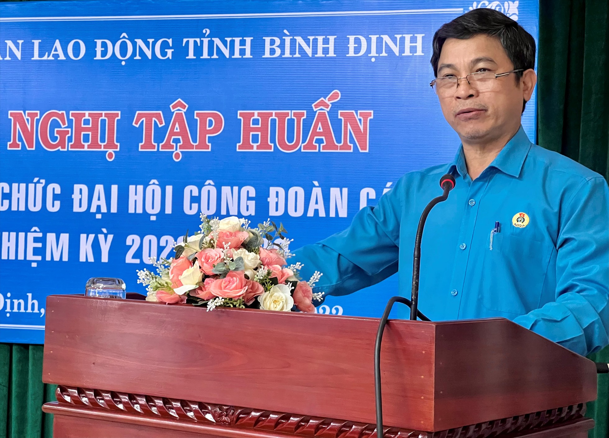 Chủ tịch LĐLĐ Bình Định Nguyễn Mạnh Hùng phát biểu khai mạc hội nghị
