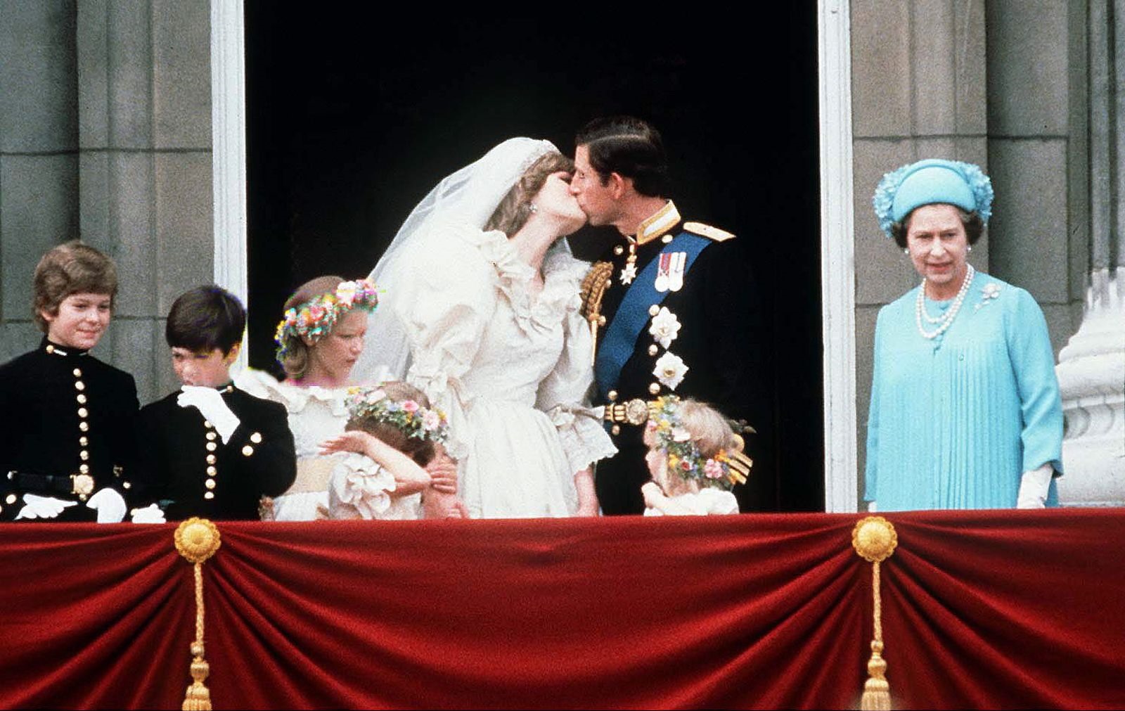 Nữ hoàng dự lễ cưới của Thái tử Charles và Công nương Diana, vào ngày 29.7.1981. Ảnh: Getty