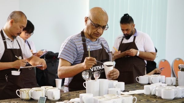 Cuộc thi cà phê đặc sản Việt Nam – Vietnam Amazing Cup đã phát hiện và tôn vinh những lô cà phê đặc sản của Việt Nam từ đó vươn ra thị trường thế giới. Ảnh: Q.T