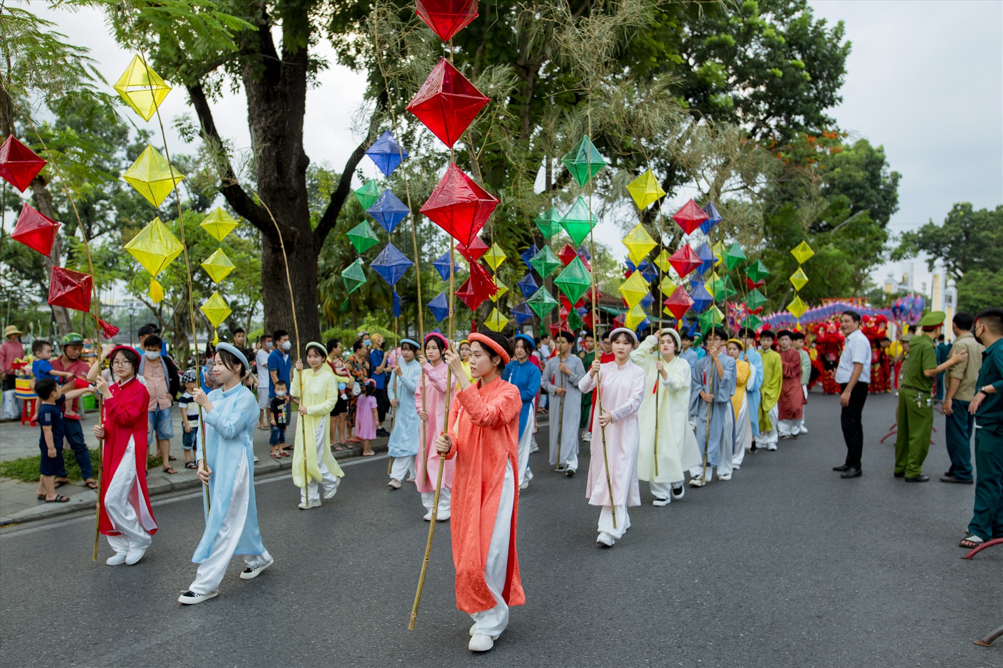 Múa Lân gắn liền với ngày Tết Trung thu truyền thống.