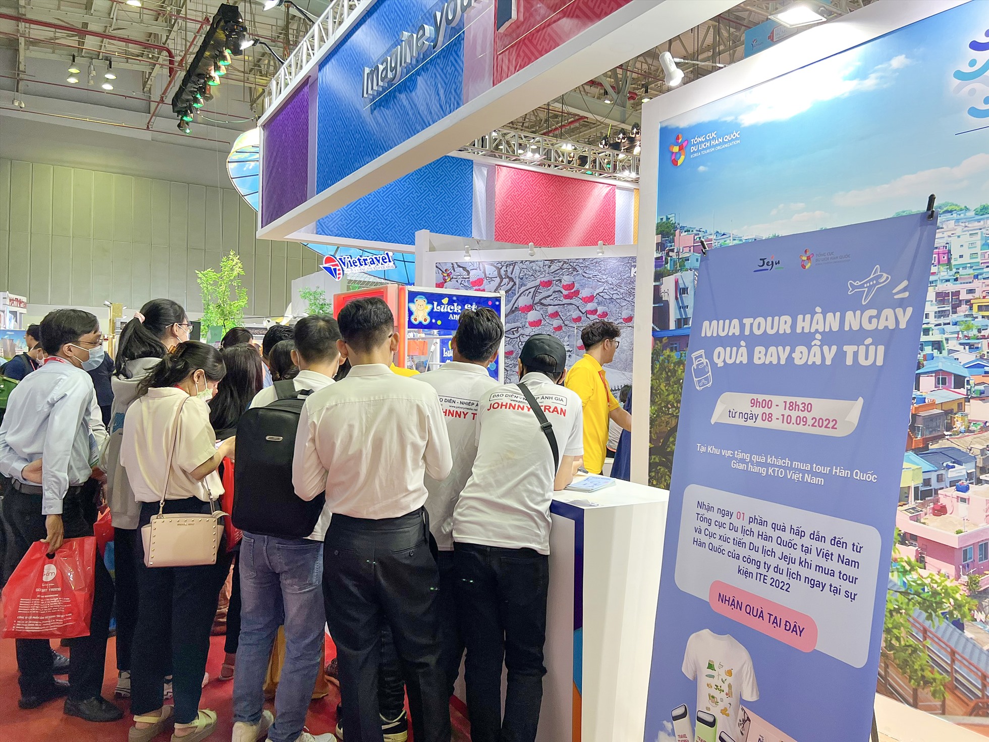 Gian hàng của KTO tại Việt Nam thu hút nhiều khách tham quan đến tìm hiểu tại ITE HCMC 2022. Ảnh: NVCC