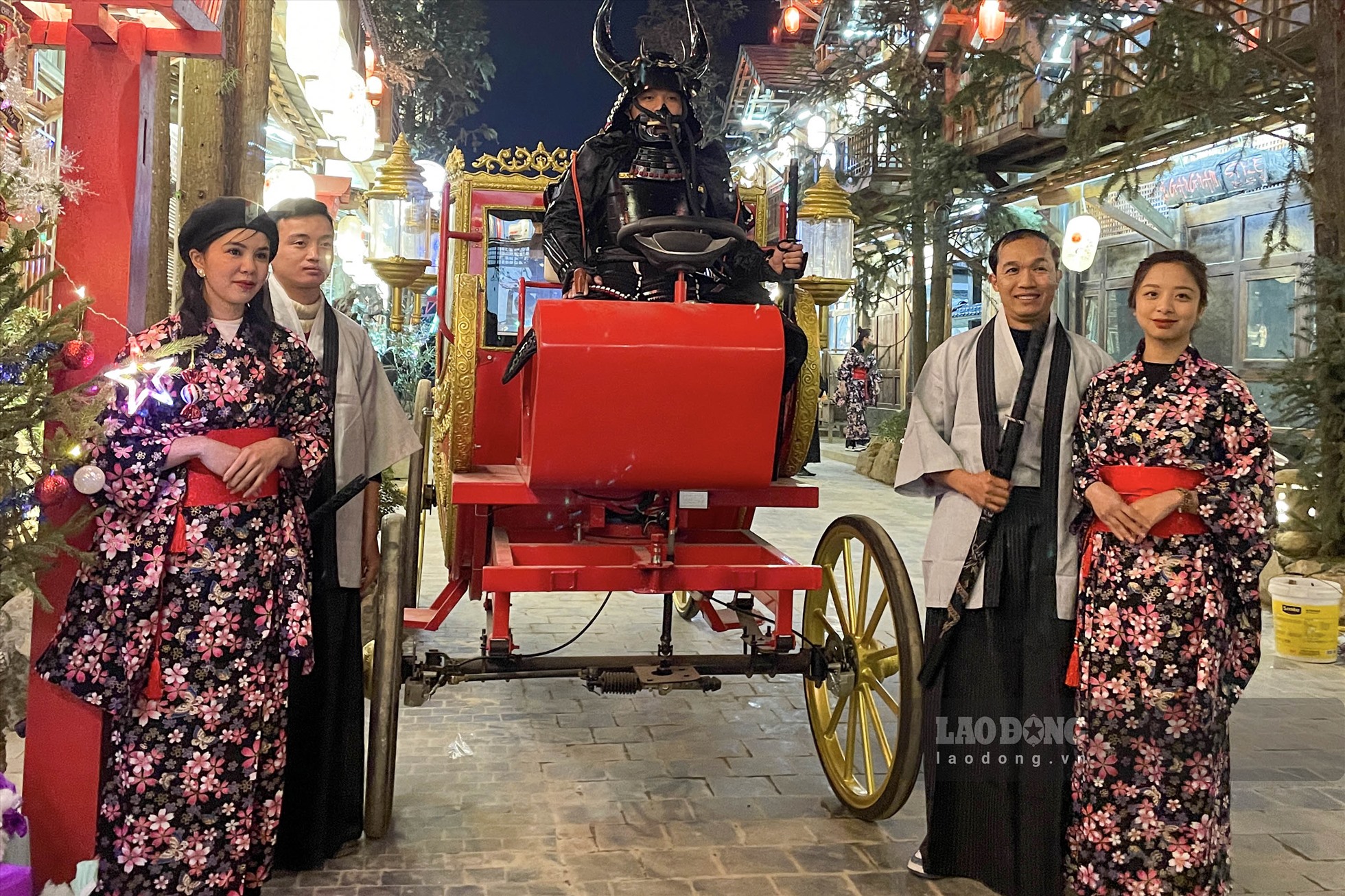Đồng thời, Phố đi bộ còn có một khu vực đường phố, nhà hàng và cảnh quanh mang phong cách đặc trưng của Nhật Bản. Đây là điểm ghé thăm thu hút rất nhiều bạn trẻ.