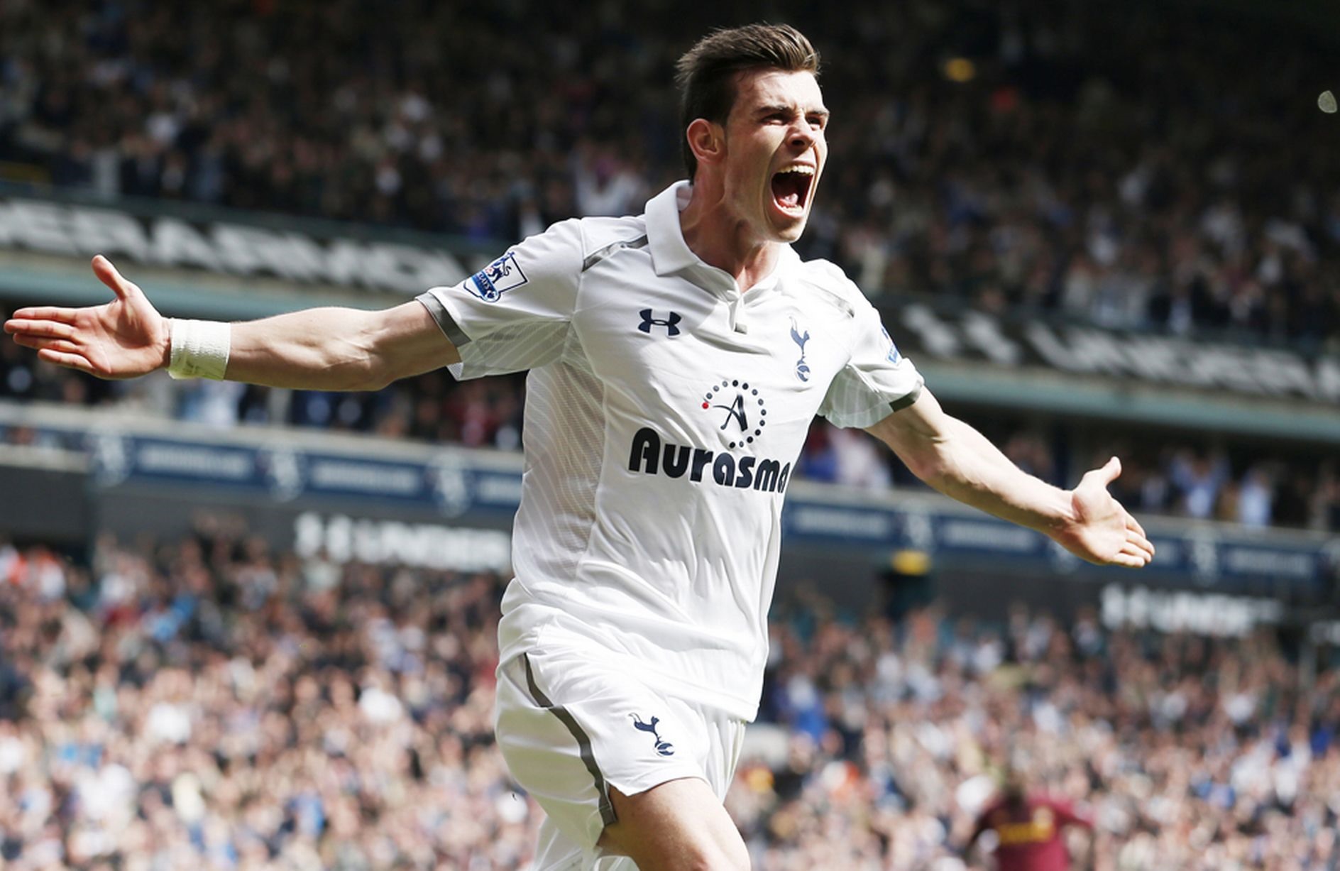 Tên tuổi của Bale được biết đến trong màu áo Tottenham.  Ảnh: AFP