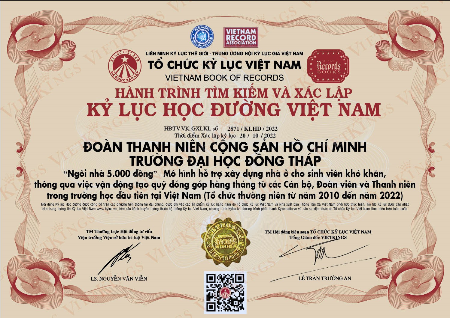 Kỷ lục Học đường tại Việt Nam cho mô hình “Ngôi nhà 5.000 đồng“. Ảnh: Văn Nghiêm