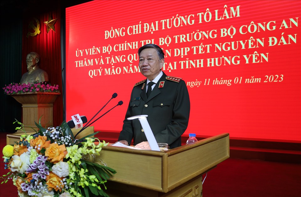 Đại tướng Tô Lâm - Uỷ viên Bộ Chính trị, Bộ trưởng Bộ Công an phát biểu tại buổi trao quà. Ảnh: Hà Anh
